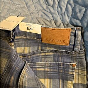 Judy Blue  Plaid  Pant size 9 new with tags